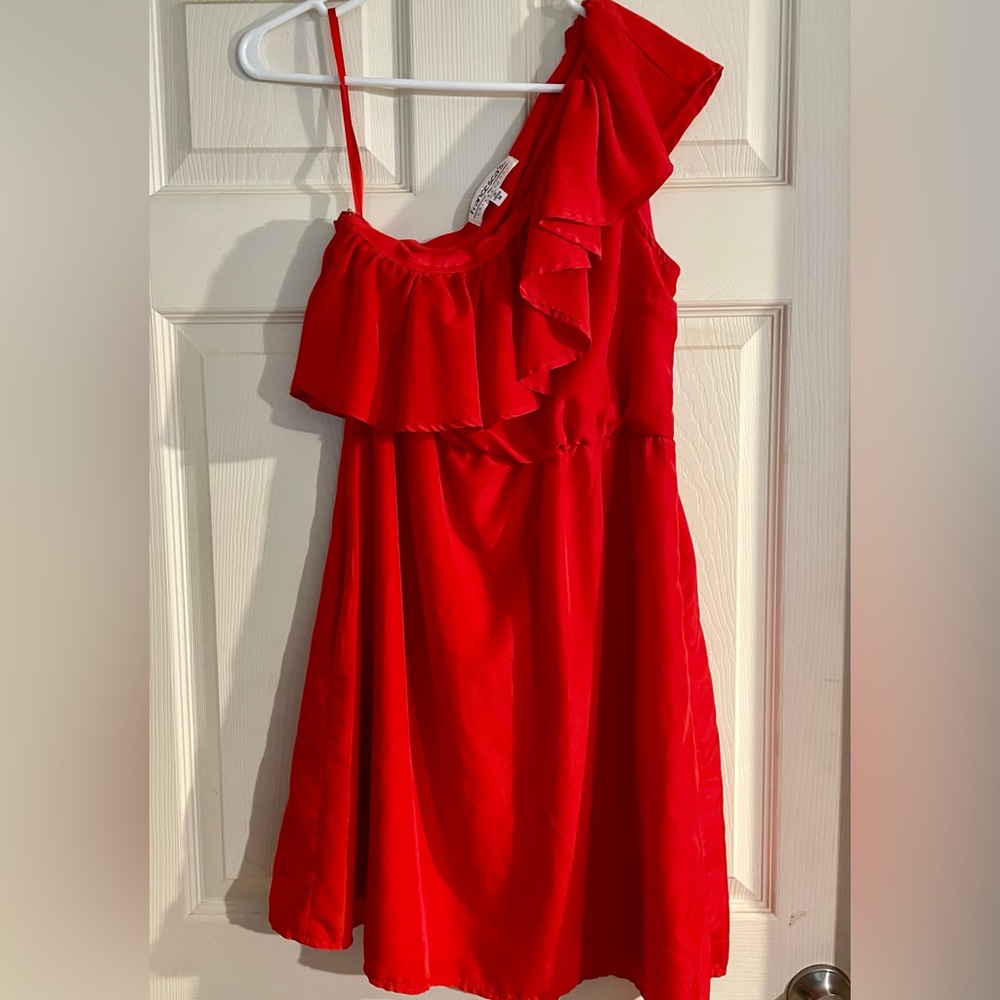 One shoulder dress